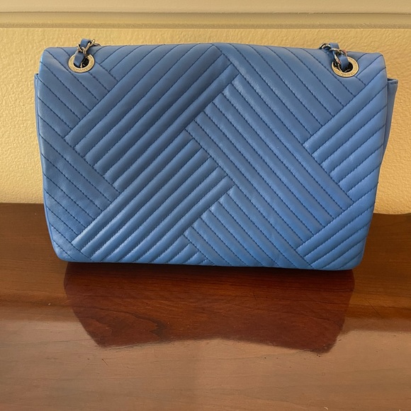 Chanel Chevron Electric Blue Jumbo - Picture 2 of 6